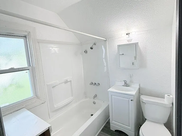1555 Ridgewood Ave — Photo 11