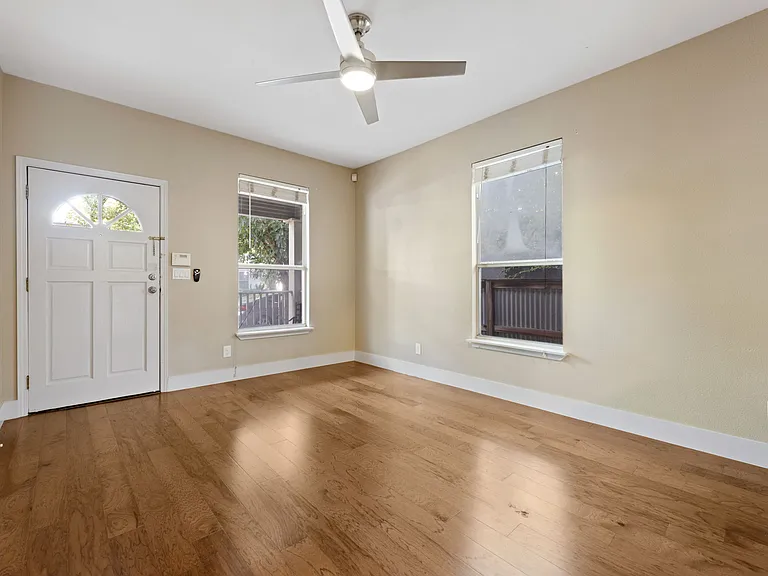 57 Waller St — Photo 29
