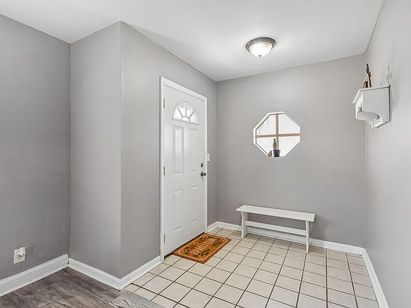 2nd image of 3009 Elisha Ave