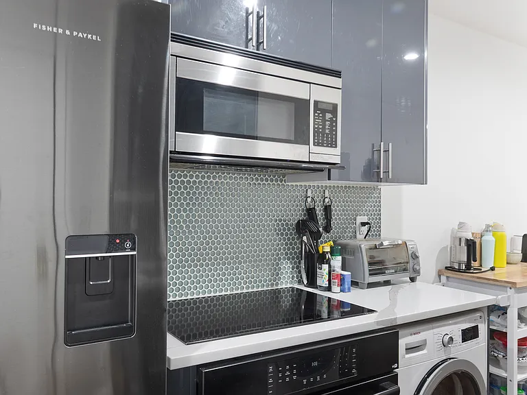 192 1st Ave #4 — Photo 7