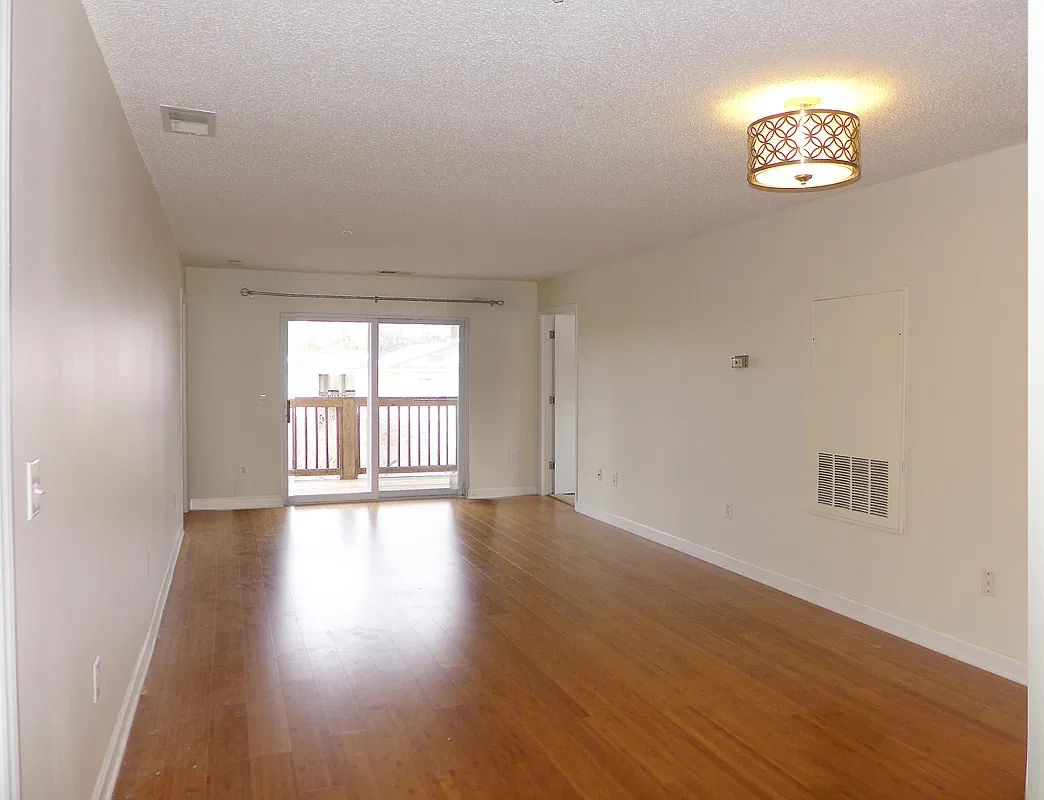 4 bed, 1248 sqft, $1,995 — Photo 4