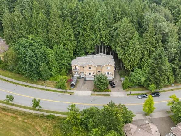 2253 Parkway Blvd, Coquitlam, BC V3E 3P8