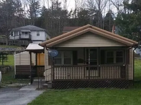 1302 Stadium Dr, Bluefield, WV 24701