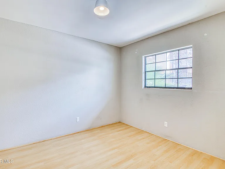 421 Irondale Dr #B — Photo 52