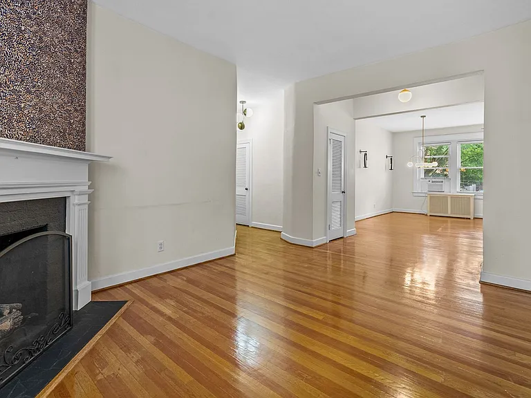 800 W Princess Anne Rd #B2 — Photo 9