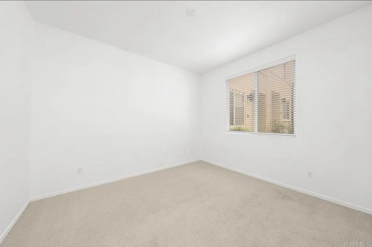 5232 Beachfront Cove St — Photo 2