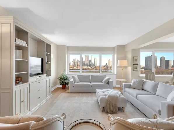 25 Sutton Pl S APT 9N, New York, NY 10022