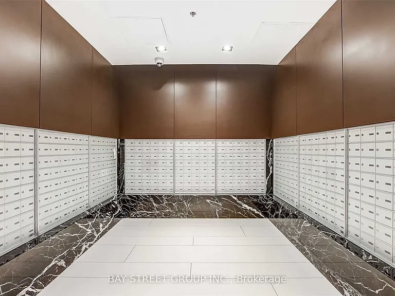 30 Nelson St E #1603 — Photo 11