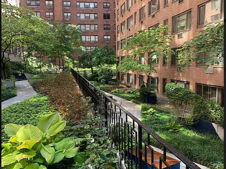420 E 64th St #3E — Photo 19
