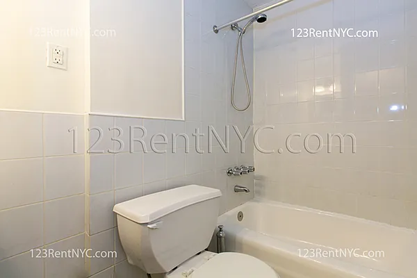 Rented by Chartwell Manhattan Realty | media 14