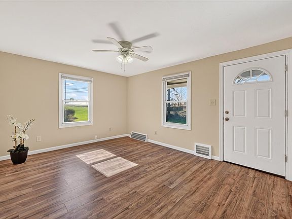 4th image of 314 Fort Couch Rd