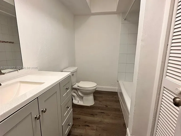 5540 SW 38th Ct #0 — Photo 6