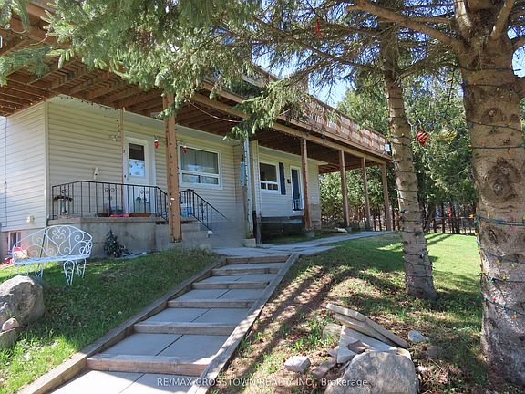 2nd image of 4716 Penetanguishene Rd
