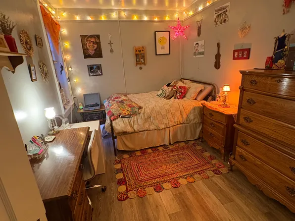 409 High St APT 9, Morgantown, WV 26505