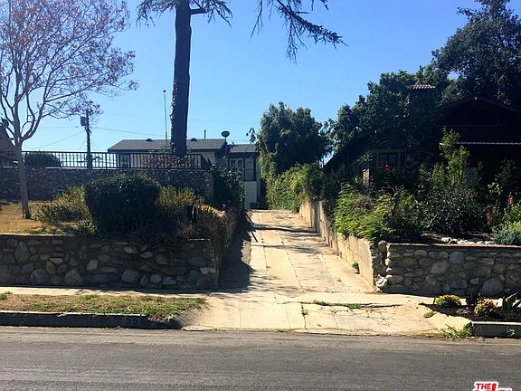 3rd image of 5646 Berkshire Dr