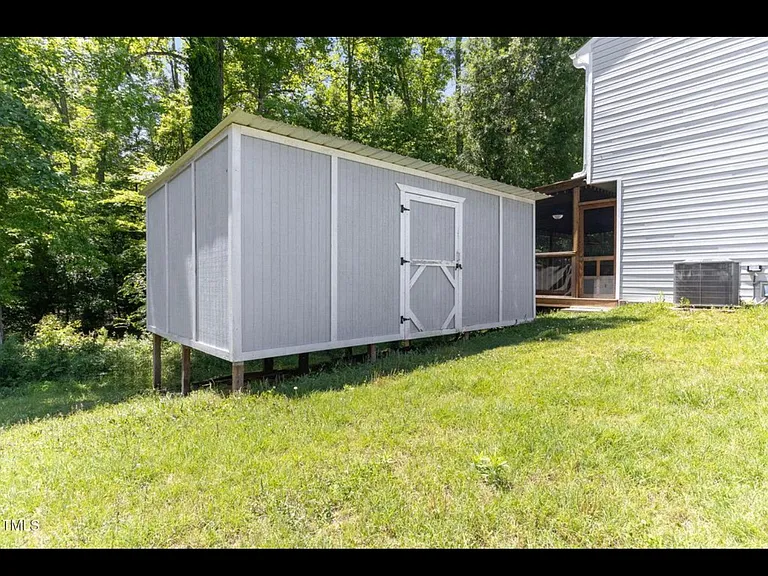 194 Catskill Ct — Photo 10