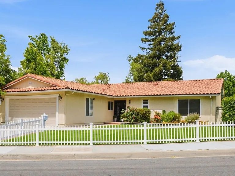 29107 Hillrise Dr — Photo 1