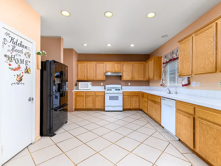 3061 Clapper St — Photo 5