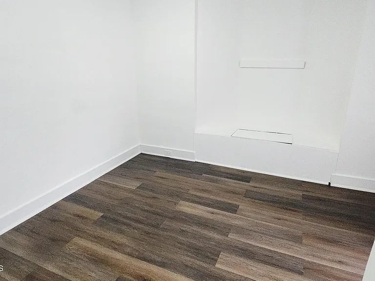 110 Ash St — Photo 13