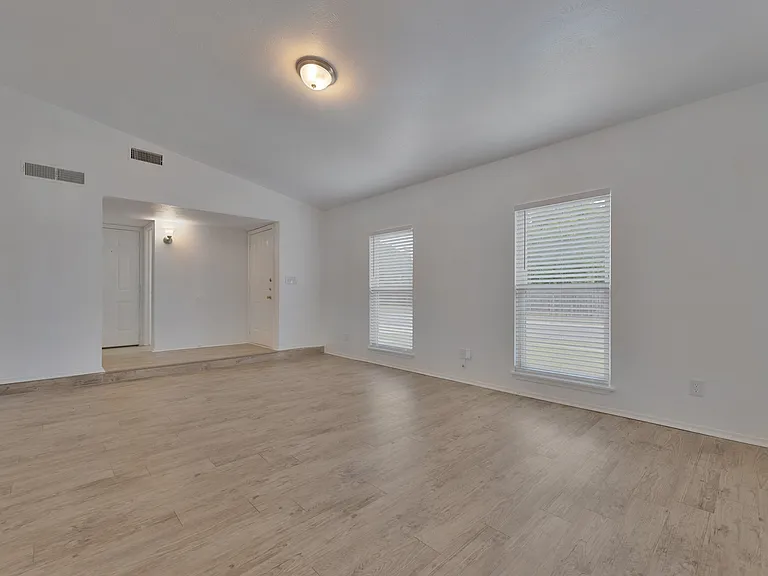 2905 Joymeadow Dr — Photo 10