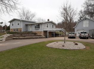 N2634 Edgewood Dr, New London, WI 54961