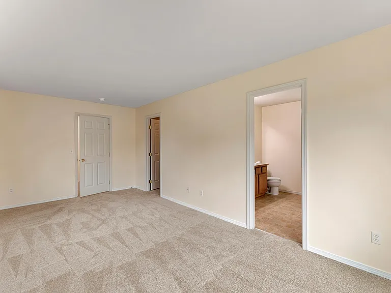 6525 Douglas Ave SE — Photo 30