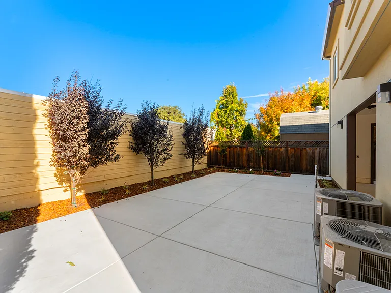 39 Lester Ave #1 — Photo 35