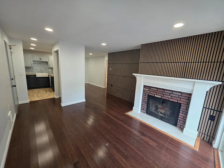 1150 Sunset Blvd NE #118 — Photo 15