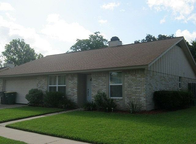 1st image of 209 Kensington Dr