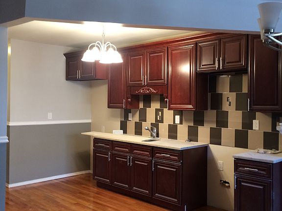 5th image of 88-32  146 St.