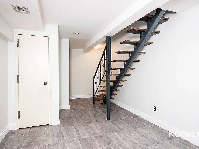73 Jefferson St #1R — Photo 17