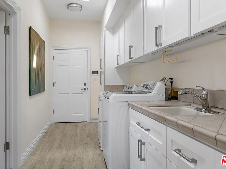 7834 Electra Dr — Photo 37