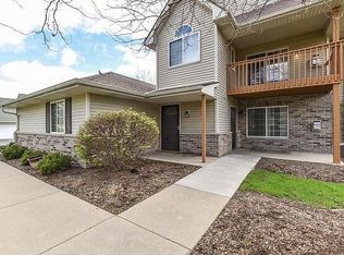 4879 W Maple Leaf Cir #6-8, Milwaukee, WI 53220