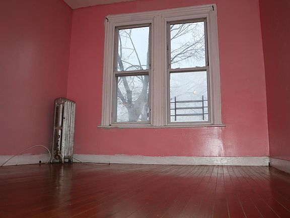 Bed Room 1 (12ft x10.2ft)