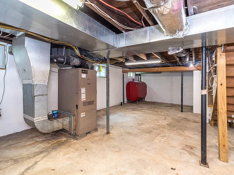 2477 Walnut St — Photo 55