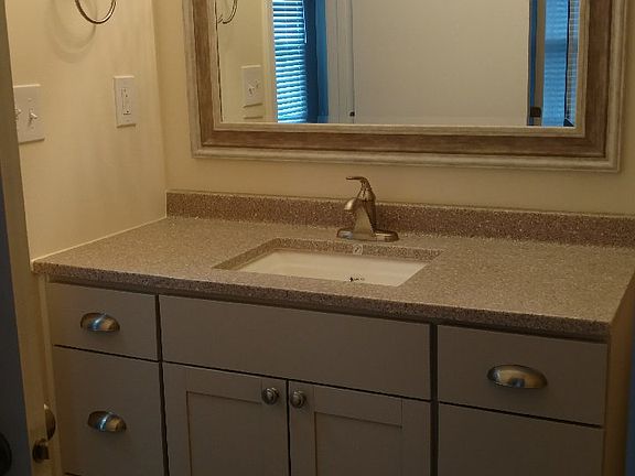 4th image of 596 Topaz Ln