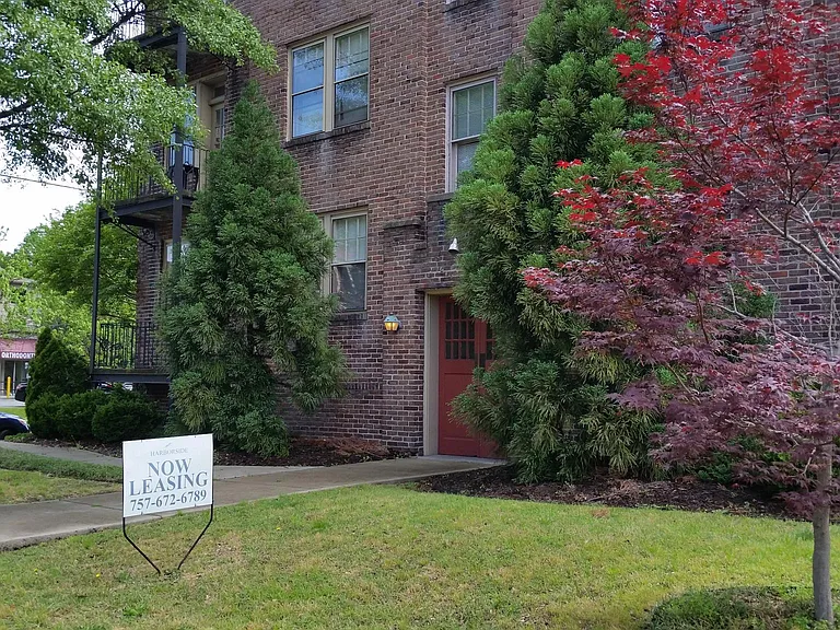1712 Hampton Blvd #16 — Photo 1