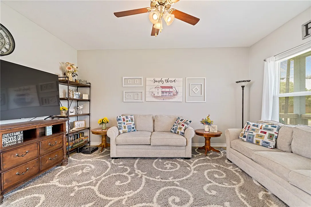 2 bed, 1304 sqft, $1,500 — Photo 4