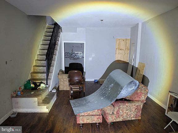 2nd image of 1725 N Lecount St