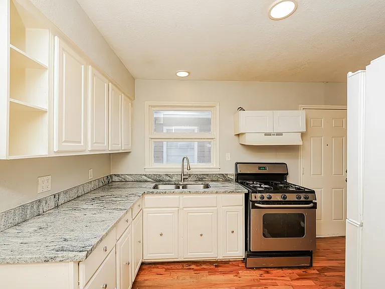 5175 Cardiff St — Photo 6