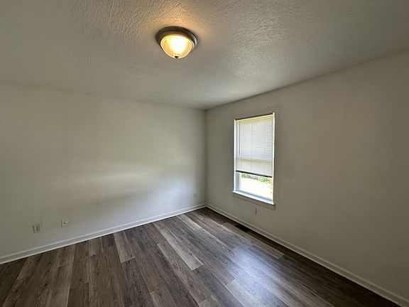 5th image of 111 Millarn Ct