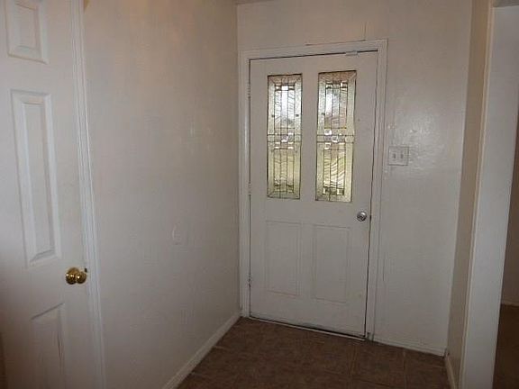 4th image of 937 Oakbluff Dr