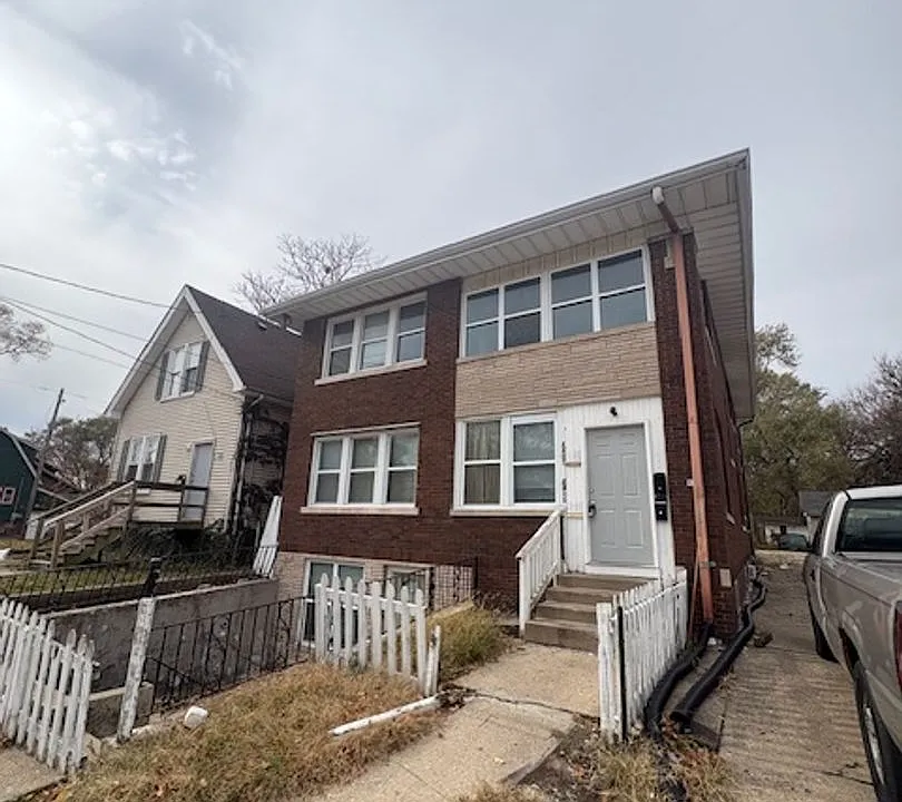 2405 N Sheridan Rd