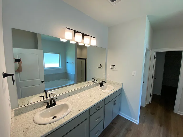216 Covington Cottage Ln — Photo 5