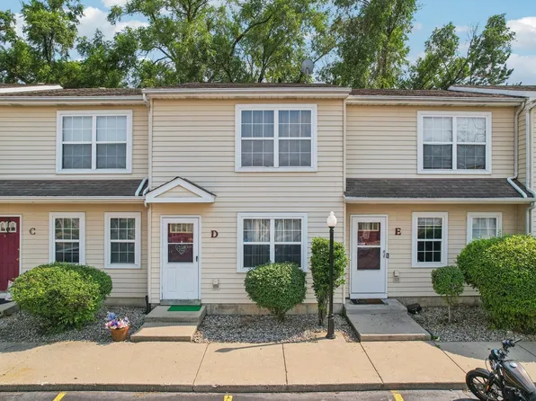 651 W Liberty St Unit D, Wauconda, IL 60084