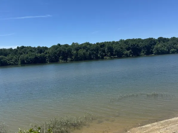 2781 Hardin Bottom River Rd, Clifton, TN 38425