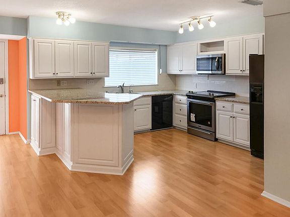 5th image of 415 Gulf Shore Dr Unit 18