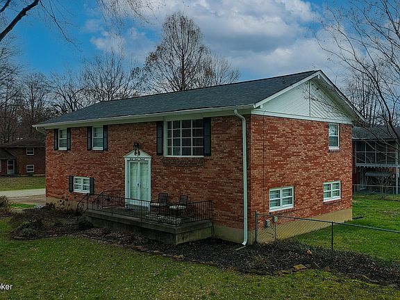 3rd image of 2700 Stephan Rd