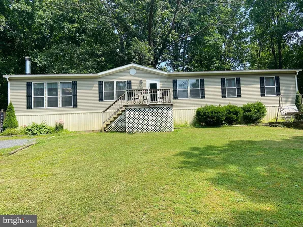 153 Redwood Dr, Rileyville, VA 22650