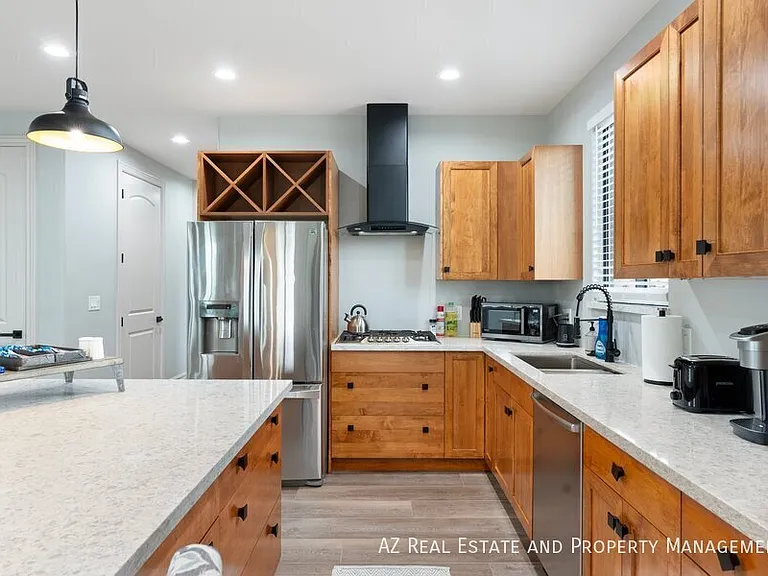 3112 N Valencia Ln — Photo 5